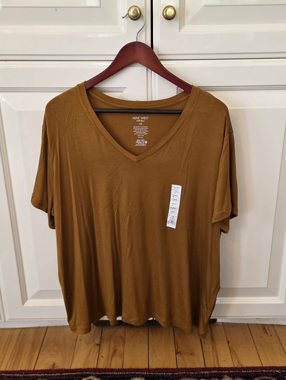 Nine West Brown V-Neck Short Sleeve Tee